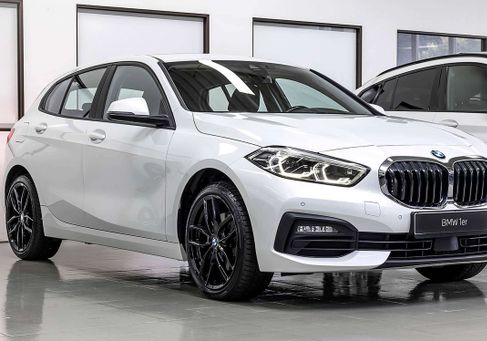 BMW 118, 2022