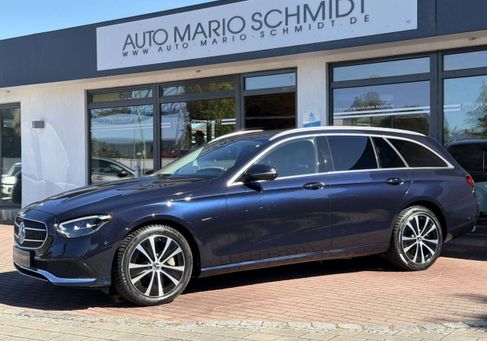 Mercedes-Benz E 300, 2022 3