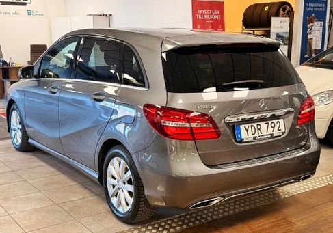 Mercedes-Benz B 180, 2016