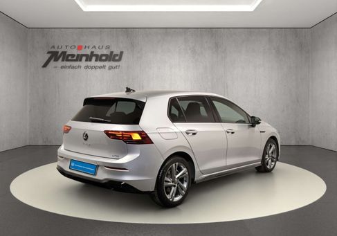 Volkswagen Golf, 2024 3