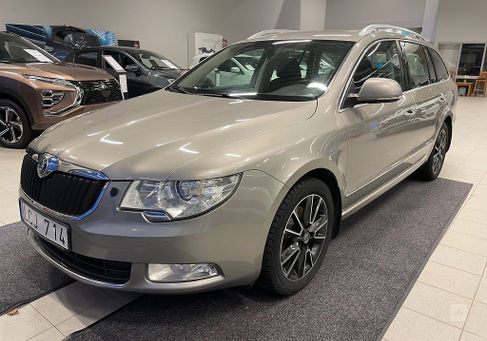 Skoda Superb, 2011