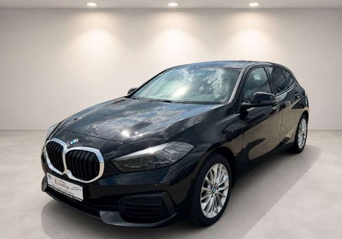 BMW 120, 2022 3
