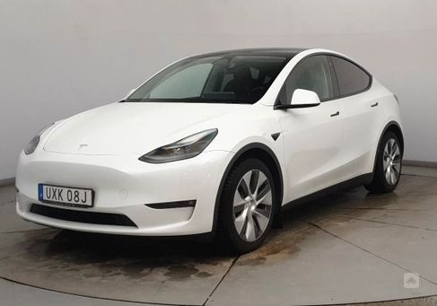 Tesla Model Y, 2024