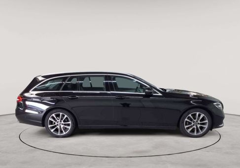Mercedes-Benz E 220, 2023 3