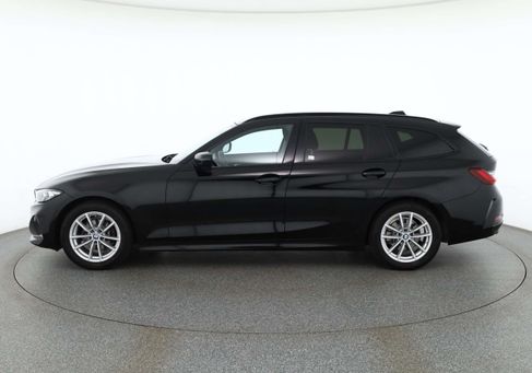 BMW 318, 2023