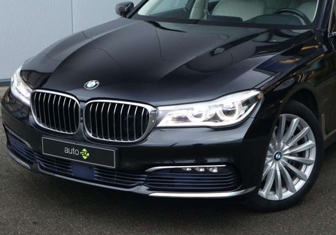 BMW 740, 2017