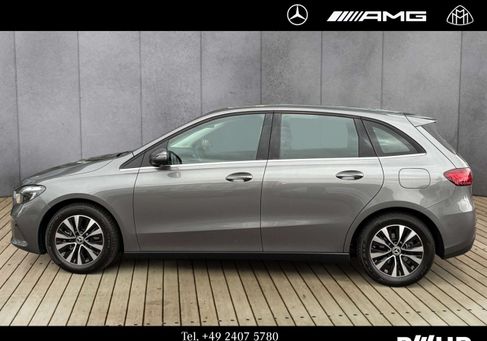 Mercedes-Benz B 180, 2025