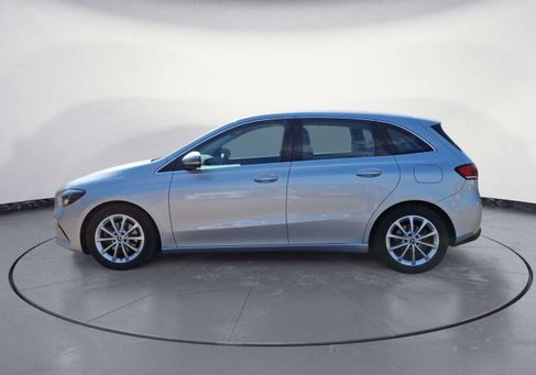 Mercedes-Benz B 200, 2021