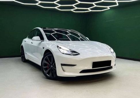 Tesla Model 3, 2019