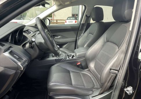 Jaguar E-Pace, 2019 3
