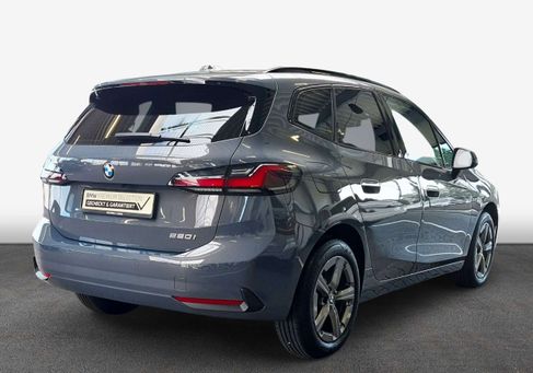 BMW 220, 2025 2