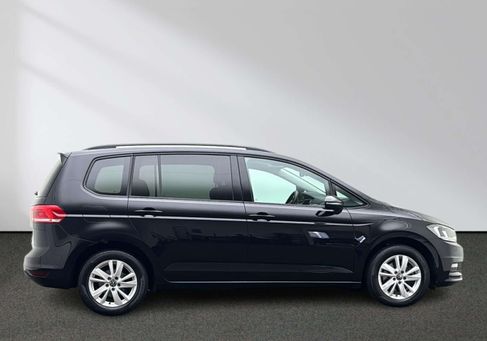 Volkswagen Touran, 2024 3