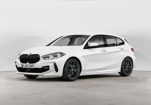 BMW 118, 2022