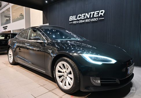 Tesla Model S, 2018