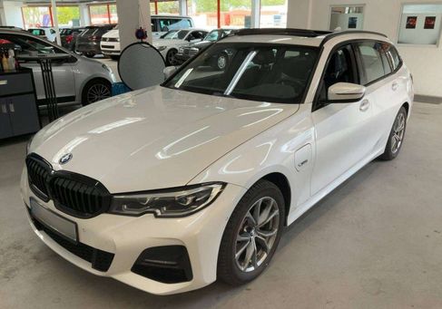 BMW 320, 2022 3