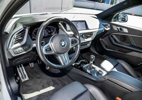 BMW 118, 2022