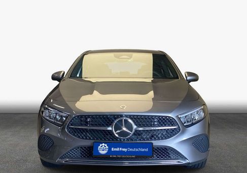 Mercedes-Benz A 180, 2025 3