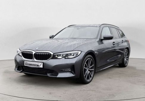 BMW 330, 2021