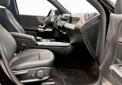 Mercedes-Benz EQB, 2022