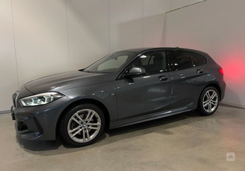 BMW 118, 2021