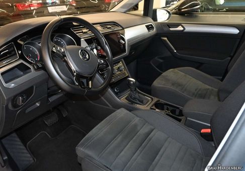 Volkswagen Touran, 2023 3