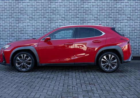 Lexus UX, 2019 3