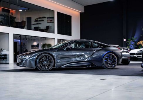 BMW i8, 2016