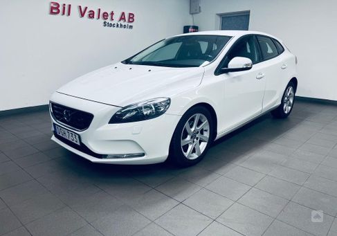 Volvo V40, 2015