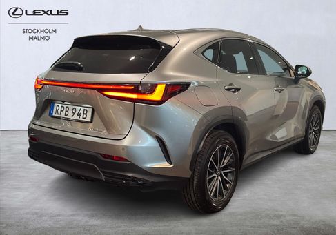 Lexus NX, 2025