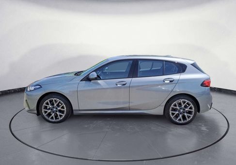 BMW 120, 2025