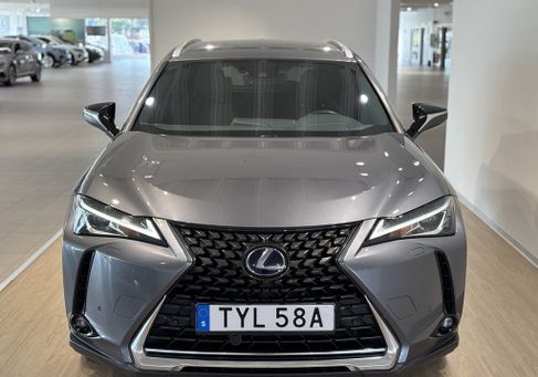 Lexus UX, 2019