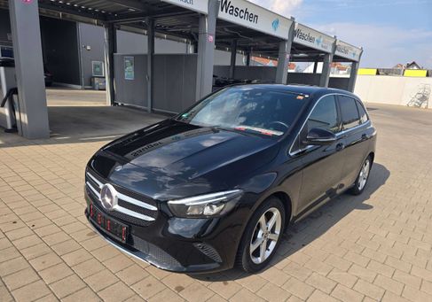 Mercedes-Benz B 180, 2021