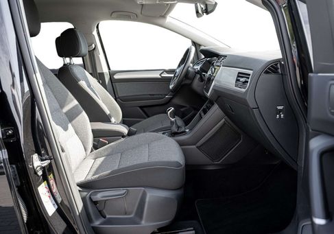 Volkswagen Touran, 2023 2