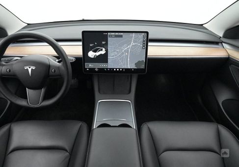 Tesla Model 3, 2022