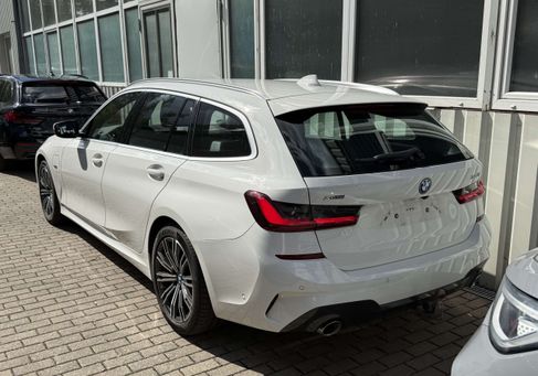 BMW 330, 2022 2