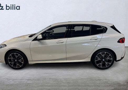 BMW 120, 2026 3