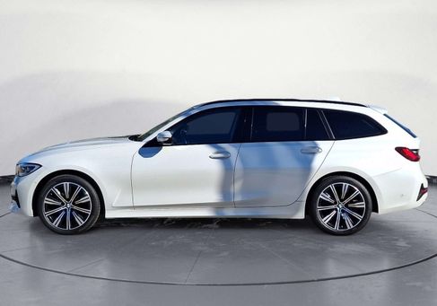 BMW 320, 2022 3