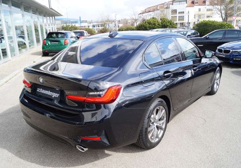 BMW 330, 2021