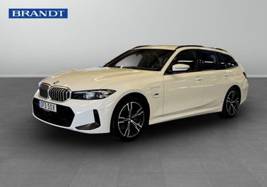 BMW 330, 2023