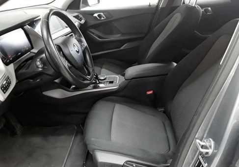 BMW 120, 2022