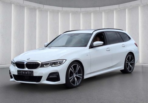BMW 330, 2020