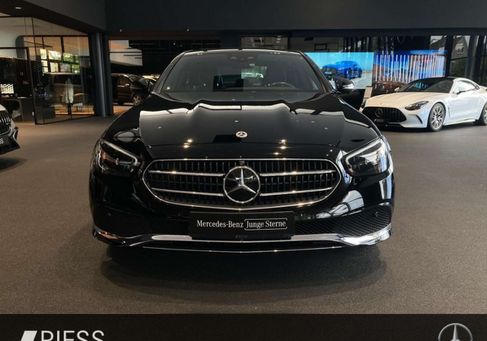 Mercedes-Benz E 300, 2021 3