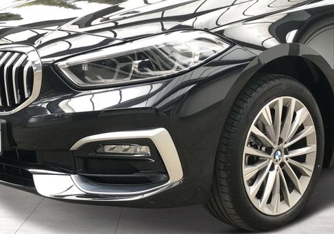 BMW 118, 2021