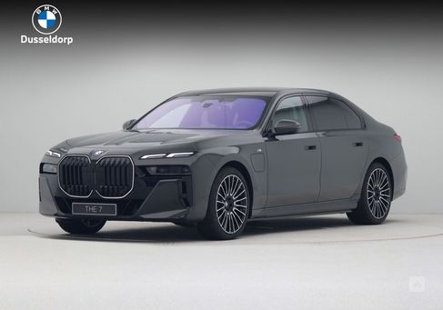 BMW 750, 2025