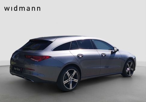 Mercedes-Benz CLA 200, 2022