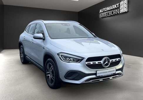 Mercedes-Benz GLA 250, 2021