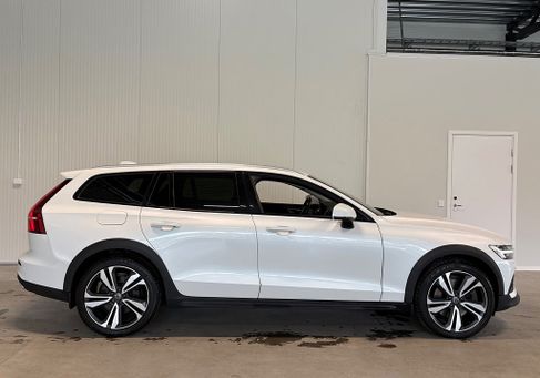 Volvo V60 Cross Country, 2020
