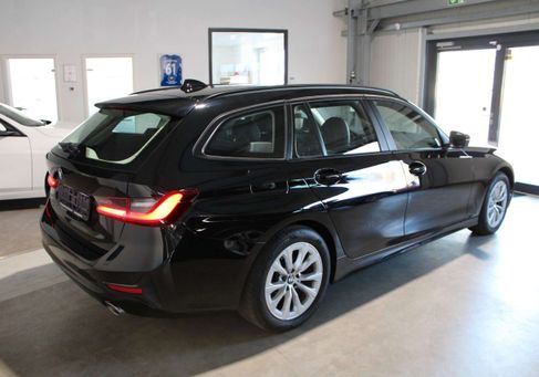 BMW 318, 2022