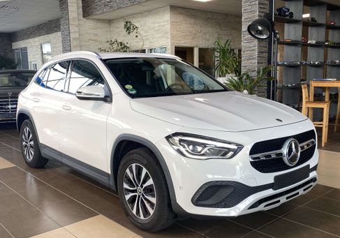 Mercedes-Benz GLA 220, 2021