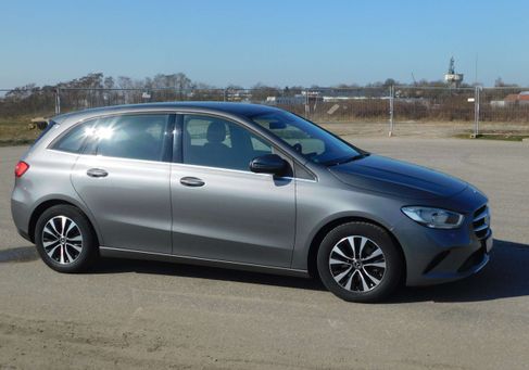 Mercedes-Benz B 180, 2020